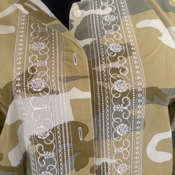 Johnny Was 3J Camo Button Down Shirt Size M - Picture 4 of 7